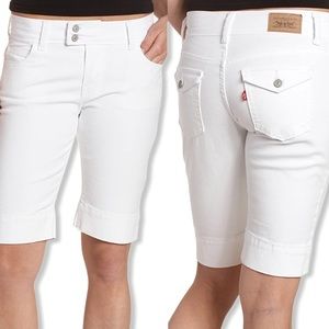 Levi’s 515 White Bermuda Jean Shorts Size 6